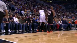 Kevin Durant Checks on Fan After Deflecting Ball