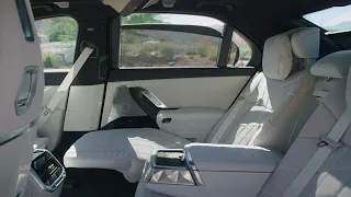 The New BMW i7 xDrive60 Interior Design in Frozen Deep Grey