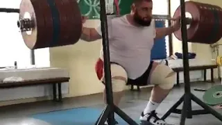 Lasha Talakhadze 315KG(695lbs) 2X Squat