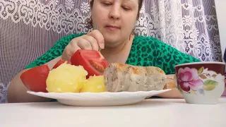 АСМР МУКБАНГ КАРТОШКА МОЛОДАЯ😋 ДОМАШНЯЯ КОЛБАСА😋 ТОМАТЫ🍅 КВАС