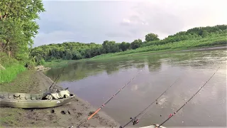 Catching GIANTS out of a Muddy River!! (Surprise find and BIG FISH)