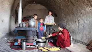 Living in A Dangerous and risky Cave | living like 2000 years Ago | Afghanistan village life