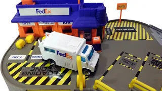 Hot Wheels FedEx World Service Center Playset - Unboxing and Demonstration