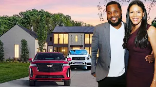 Malcolm-Jamal Warner’s RICH Lifestyle And How He Spends His MILLIONS..