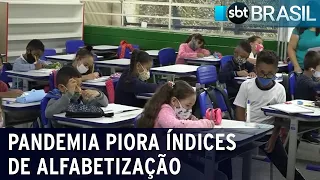 Covid-19: pandemia piora alfabetização de crianças | SBT Brasil (08/02/22)