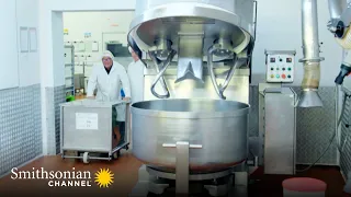 How One Factory Turns Ordinary Sugar into Icing Sugar for Cakes 🥮 Inside the Christmas Factory