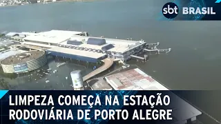 Após recuo da água, começa a limpeza da Estação Rodoviária de Porto Alegre | SBT Brasil (22/05/24)