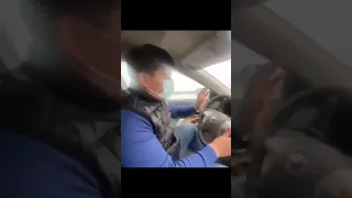 Водитель выпрыгнул на ходу из авто и снял это на видео