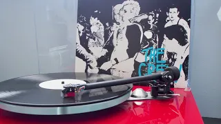 7 Seconds - Young Til I Die on vinyl, in 4k