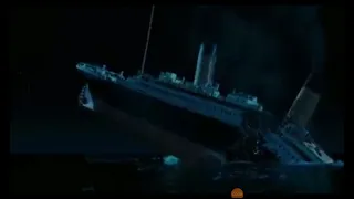 el Titanic se parte en dos se me trabó