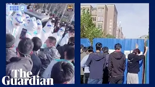 Mass protest breaks out at Foxconn's iPhone facility in Zhengzhou