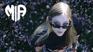 Mia Morris – Gone My Way  [official music video]
