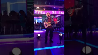 Ed Sheeran "Perfect" live on Good Morning America 9/25/17