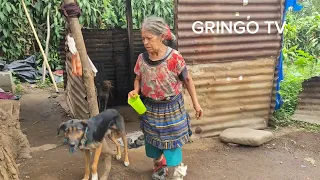 Doña Maria,  de Pueblo Nuevo Suchitepequez Guatemala pide ayuda para tener cocina nueva.