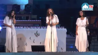 Natasha St-Pier, Anggun et Sonia Lacen chantent "Rappelle-toi" à la basilique de Lisieux