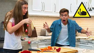 Nastya y Artem con amigos hacen las mejores bromas de TikTok