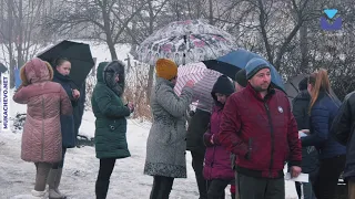 Мешканці села Обава на Мукачівщині, закрили проїзд лісовозам