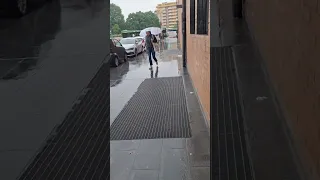 المطر ☔️ ☔️ في ميلانو la pioggia ☔️ ☔️  a milano