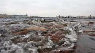 Питер ушел под воду за несколько часов. Нагонная волна врезалась защитную дамбу