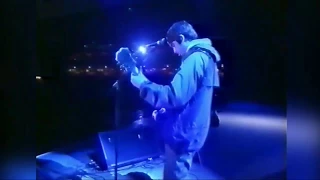 Oasis - Champagne Supernova (Live at Maine Road 1996, 2nd Night)