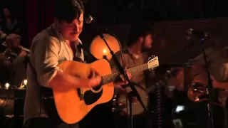 Exclusive: Mumford & Sons Performs 'Holland Road'