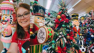 Festive Finds! 🎅 CHRISTMAS IN JULY at Decorator's Warehouse - Texas' #1 Christmas Store!