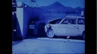 Honda Civic | 1975 | Frontal Crash Test 2 | NHTSA | CrashNet1