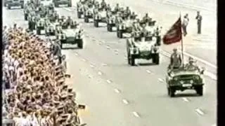 DDR Parade - Brüder zur Sonne zur Freiheit - Ost Berlin 1986