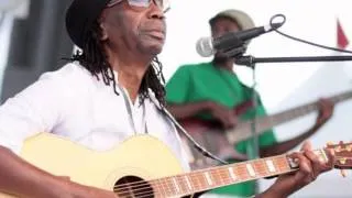 Thomas Mapfumo - Pamuromo Chete (It's Just Talking)