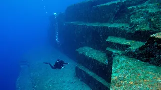 Yonaguni monument - mysterious of the underwater pyramid