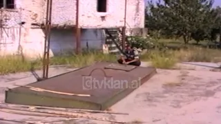 Elbasani pa ujë, fshatari bllokon pusin e ujit - (27 Gusht 2000)