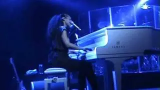 Alicia Keys  -  "Empire State of Mind", Part II  Live  @  Madrid- Spain