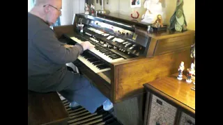 Mike Reed plays "Jingle Bell Rock" on his Hammond Organ
