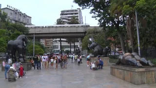 La espectacular y hermosa Plaza de las Esculturas de Botero en Medellín.