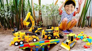 Yejun Plays in the Sand with a Toy Car | Story for Children