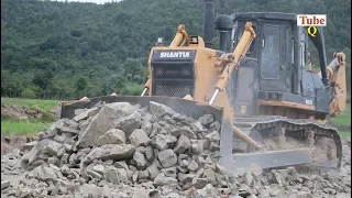 The Biggest Bulldozer In The World - Shantui SD32