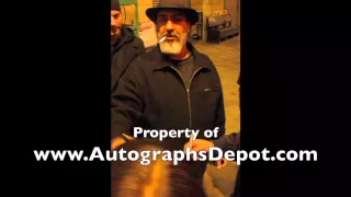 Kim Thayil begrudgingly signs autographs after Soundgarden's reunion concert (Seattle '13)