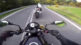 Kawasaki Z1000 '07 vs Yamaha R1