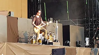 Avenged Sevenfold  - Synyster Gates guitar solo + Buried Alive intro live at Firenze Rocks 17-6-2018