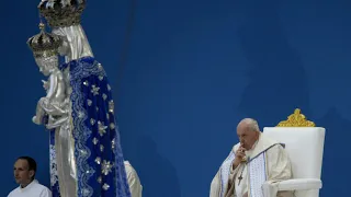 À Marseille, le pape achève son voyage consacré aux migrants par une messe géante • FRANCE 24