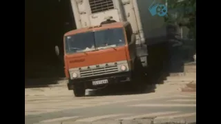 Футболист (1990) - car chase scene