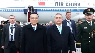 Premier Li arrives in Hungary for CEEC meeting and official visit