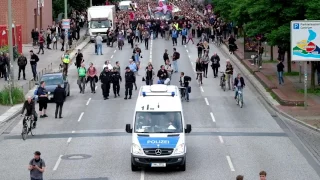 "Lieber tanz' ich als G20": Demo-Zug rollt auf St. Pauli