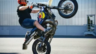 Supermoto Summer Lifestyle & Wheelie Action + Police