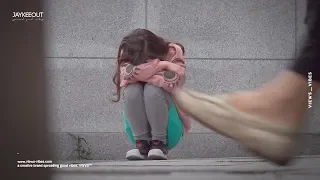 😦 lost girl crying on the streets of korea | social experiment