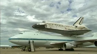Space Shuttle Discovery Lands at Smithsonian