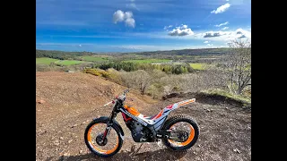 HONDA REPSOL 4RT trials BIKE