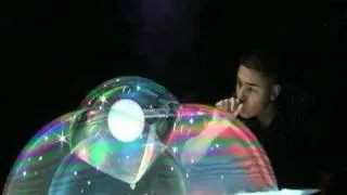 Deni Yang  ,Bubble Artist