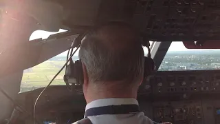 Cockpit shot video of BelugaST landing at Toulouse