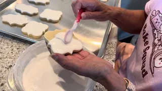 Flooding cookies using spoon method